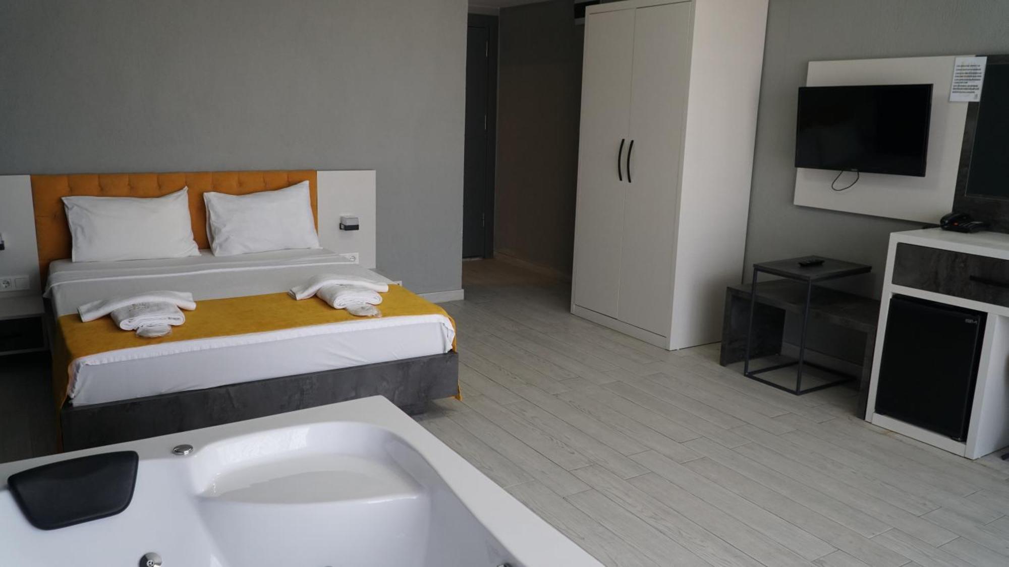 Lizbon Otel
